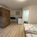 Ado Konukevi Wedel